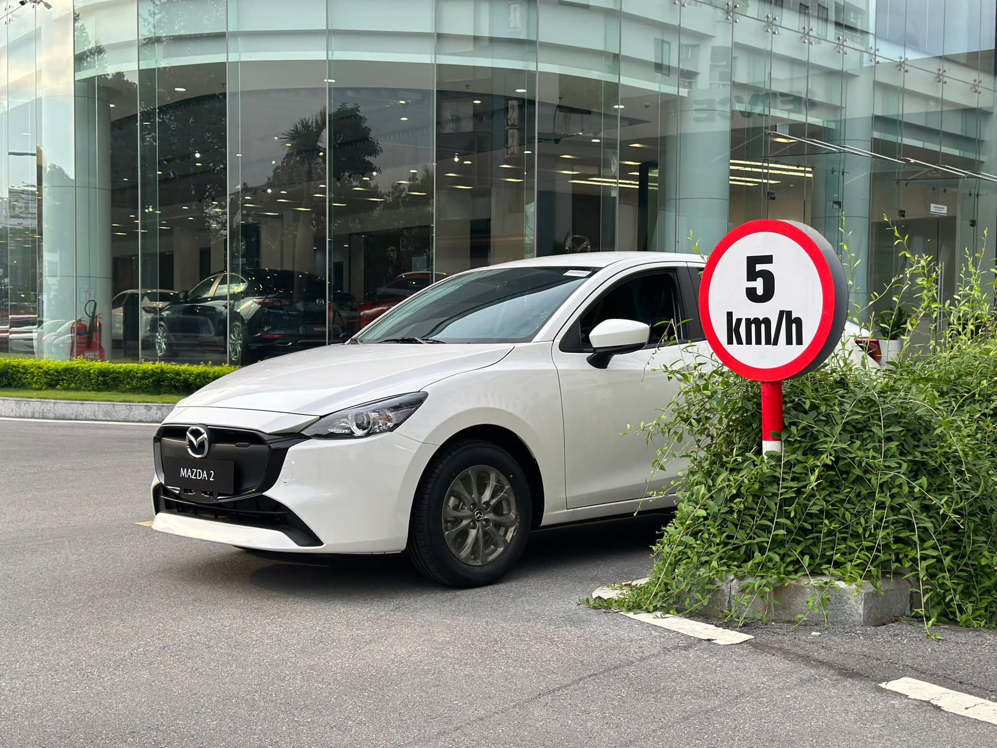 Mazda 2 AT 2024 mới